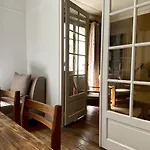 Authentic Flat Near Montmartre