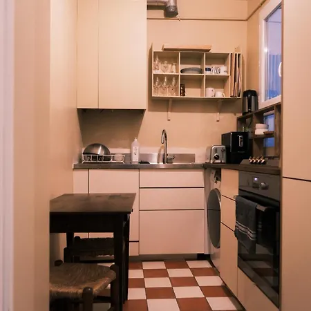 Authentic Flat Near Montmartre Apartment *