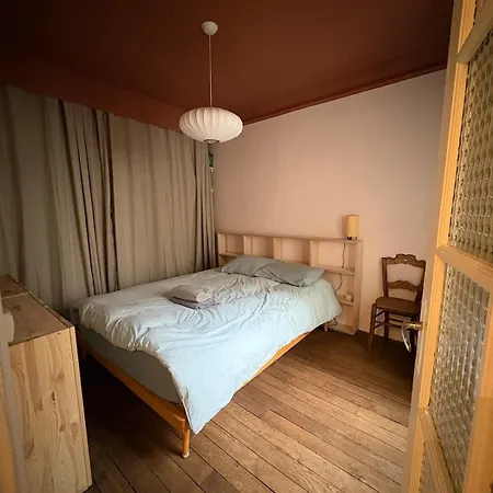 Authentic Flat Near Montmartre Apartment